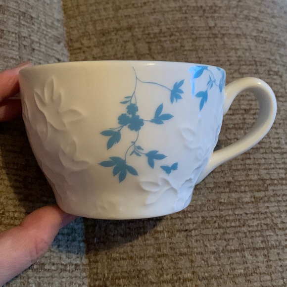 Starbucks Other - Starbucks white and turquoise embossed leaf pattern 9oz coffee cup mug